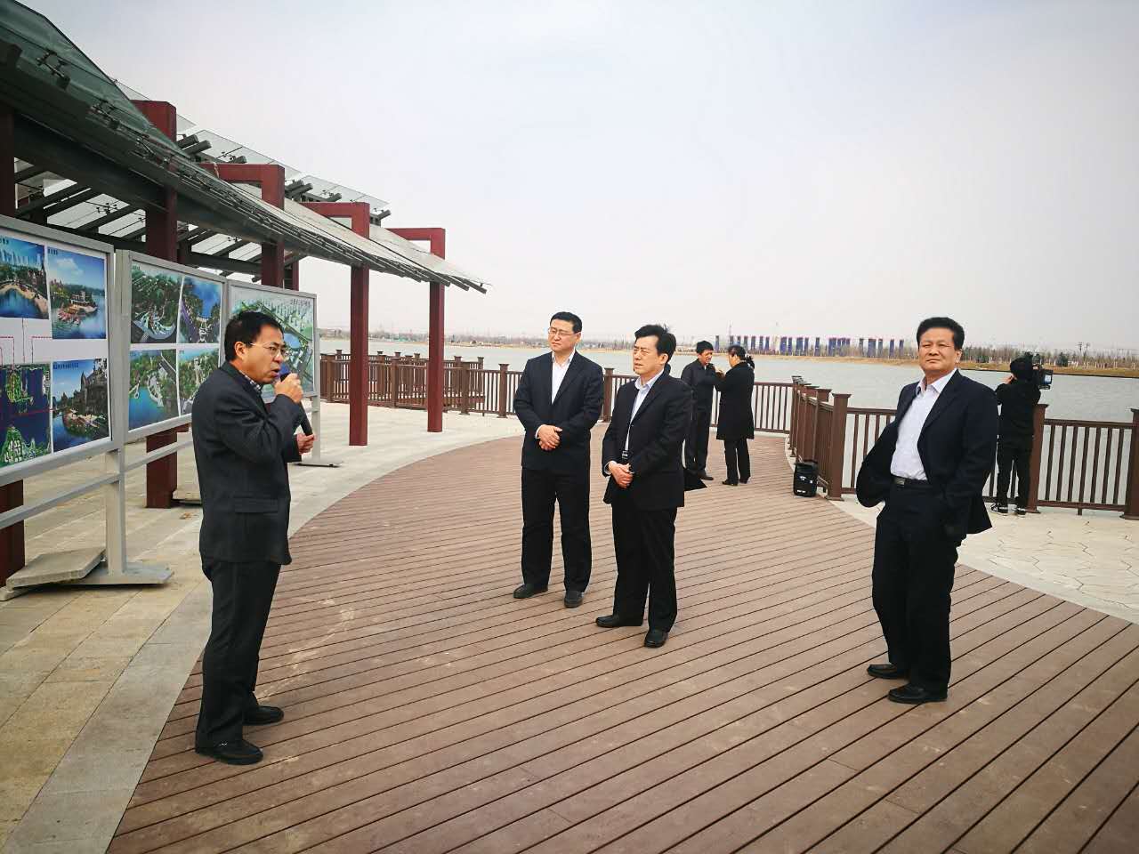 郝吉虎,市住建局佘,郑同忠副等滨城区建设工作